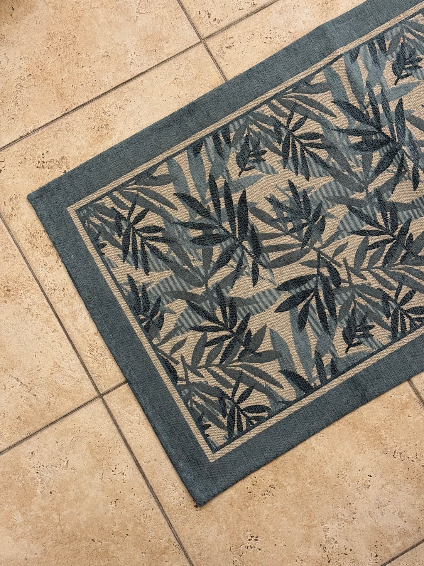 Tappeto Jacquard Antiscivolo con Disegno Moderno | Lavabile in Lavatrice e Made in Italy