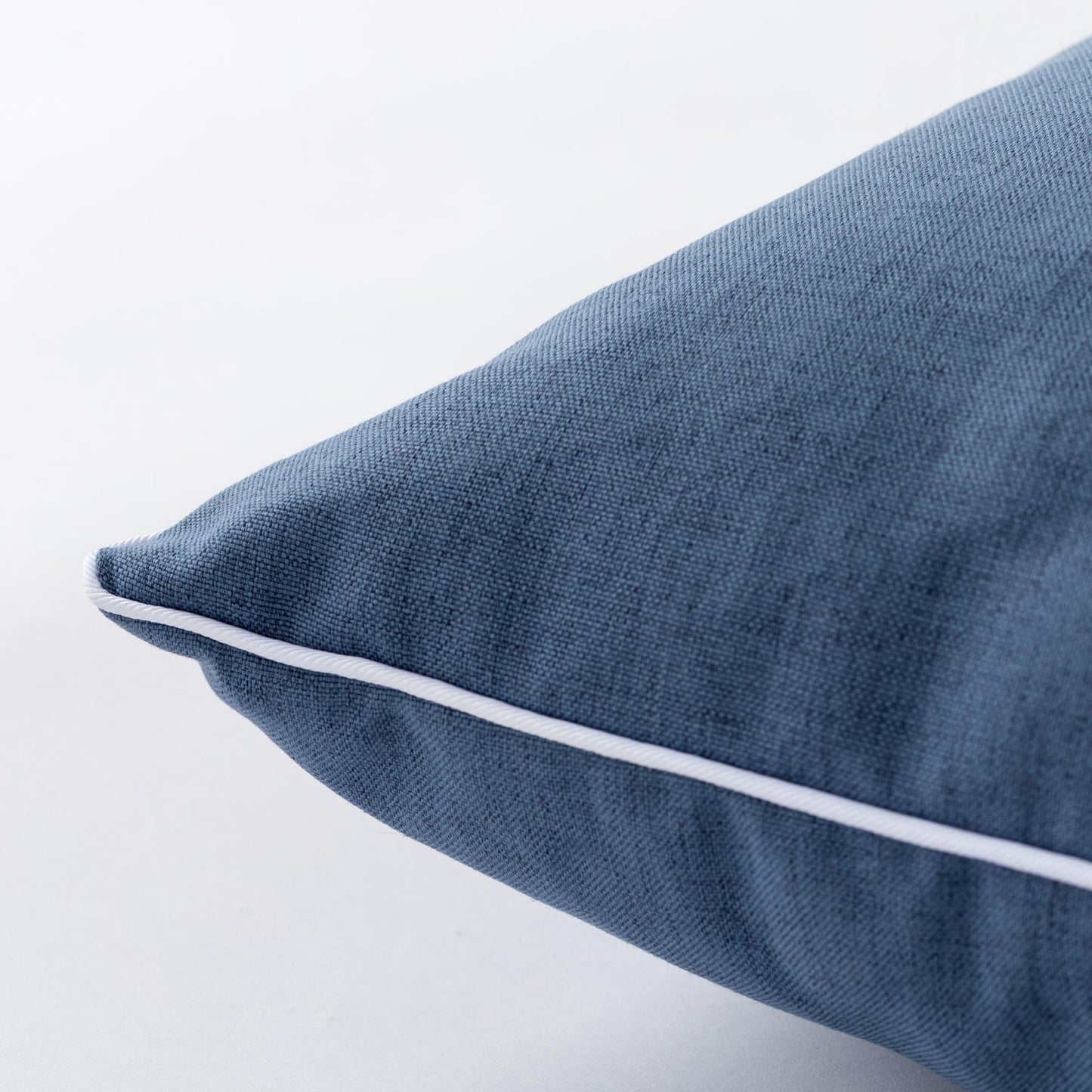 Cuscino Arredo Riviera Pepe 50x50 Blu Denim con Piping | Sfoderabile