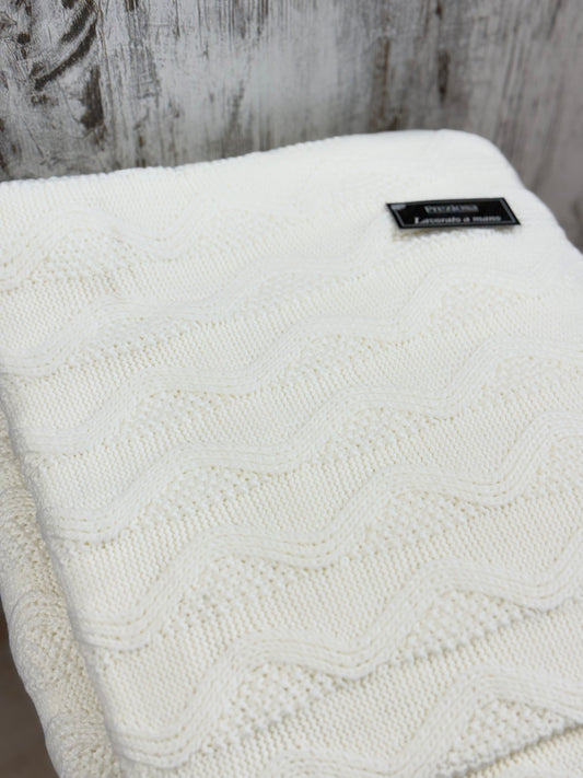 Coperta 1600gr con Lavorazione ad Onda e Nappe agli Angoli cm160x210