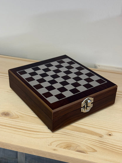 Set Sommelier 4 Accessori con Scacchiera in Legno