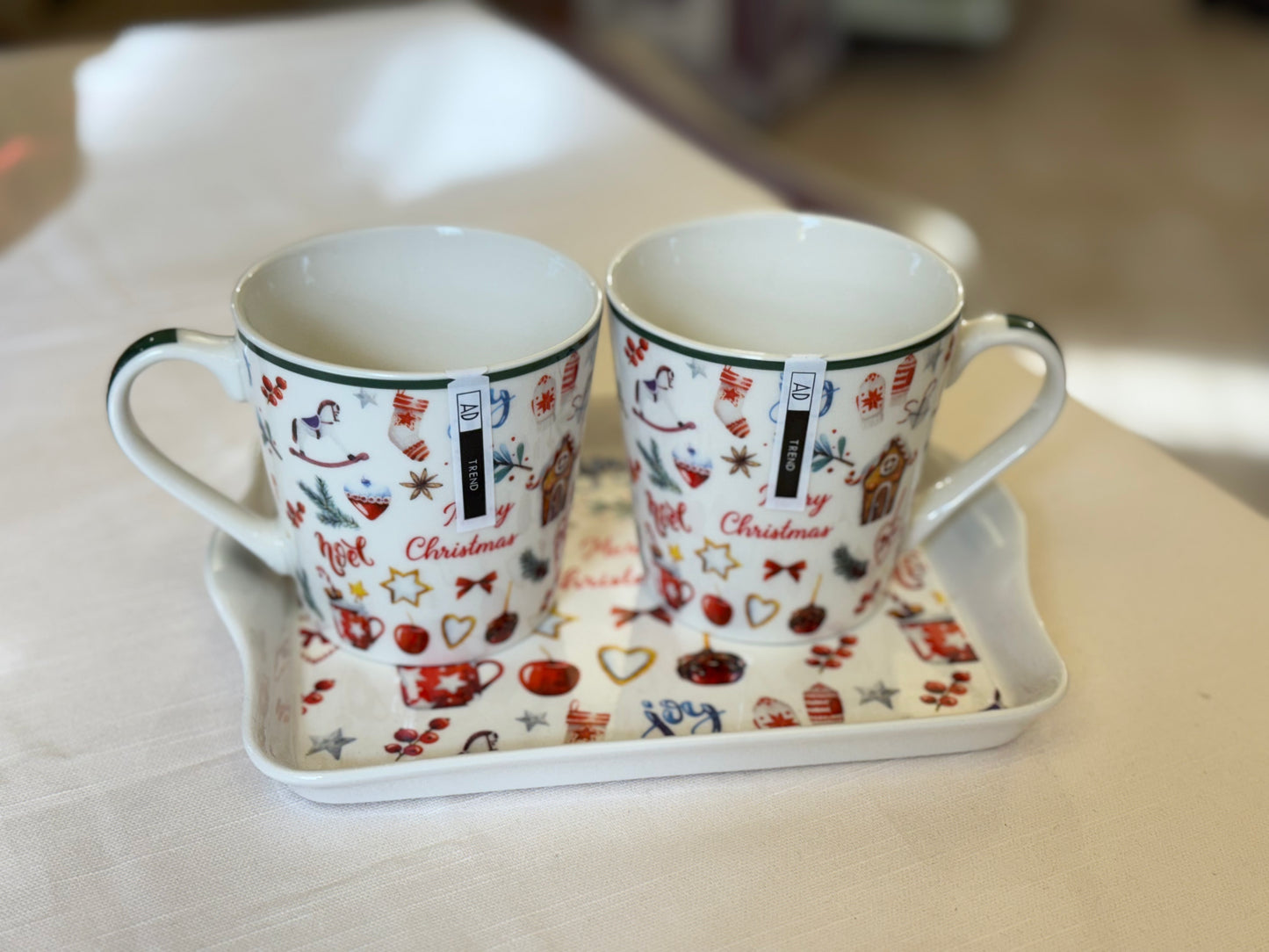 Set 2 Tazze Mug con Vassoio in Porcellana