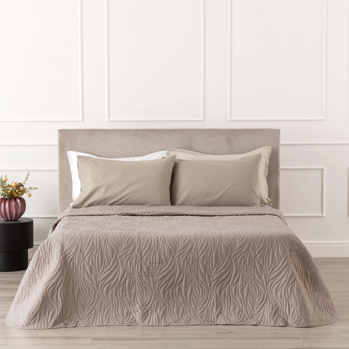 Trapuntino Matrimoniale Ricamato Keya Linea Oro 260x260 cm